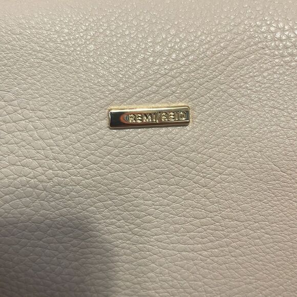 Remi‎ Reid Cream Color Leather Crossbody Bag - Picture 2 of 14